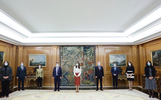 La AEEPP traslada a Su Majestad la Reina Doña Letizia la preocupación por el futuro del sector de los medios de comunicación.