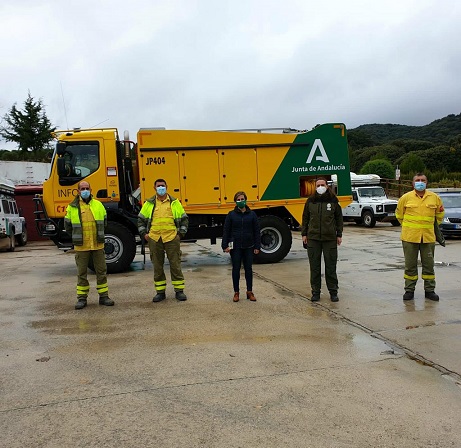 Soledad Aranda aplaude el trabajo del personal de Infoca y de los agentes de Medio Ambiente en la lucha contra el fuego durante esta campaña.