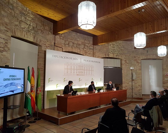 Diputación entrega 150.000 euros en cinco ayudas para la investigación en centros tecnológicos de la provincia.