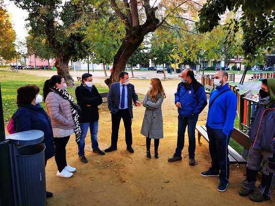 Pedro Bruno visita en Andújar el taller de formación en jardinería urbana que está llevando a cabo la Diputación.