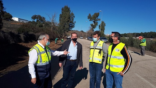 La Consejería de Fomento mejora la seguridad vial en la N-IV a su paso por Santa Elena.