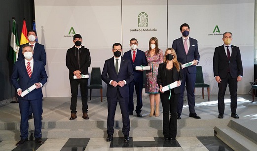 Moreno ensalza la honradez profesional de los galardonados con los Premios Andalucía de Periodismo frente a los bulos.