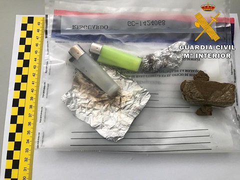 La Guardia Civil ha detenido a dos personas como presuntas autoras de un delito Contra la Salud Pública.