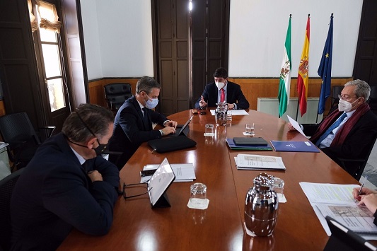 Juan Marín anuncia la firma de un convenio con el Ayuntamiento de Linares para la cesión de los antiguos terrenos de Santana.