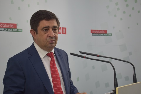 Reyes valora la autonomía como «palanca de desarrollo» en un contexto de identidad andaluza, respeto y convivencia.