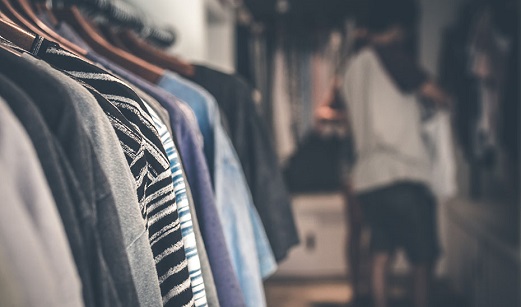 Un sistema robotizado acelerará las ayudas de 3.000 euros a comerciantes, artesanos y hosteleros.