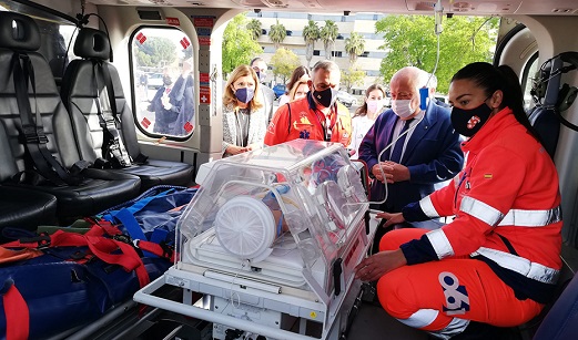 Andalucía, primera comunidad con helicóptero del 061 para emergencias en condiciones adversas.
