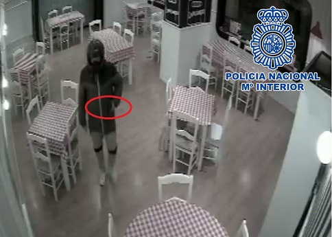 La Policía Nacional detiene en Jaén a un hombre que había atracado en un restaurante.