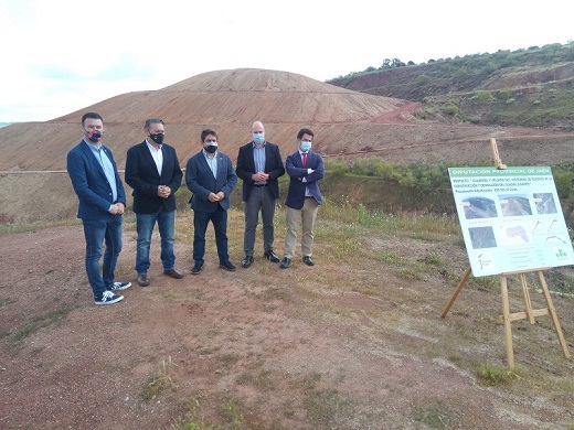 La Diputación destina 835.000 euros al sellado y restauración de la escombrera de Linares.