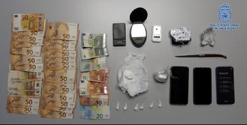 La Policía Nacional detiene en Andújar a dos personas por tráfico de drogas.