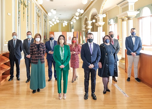 La Mesa del Parlamento aprueba en su reunión en Jaén una declaración institucional de apoyo a la provincia.