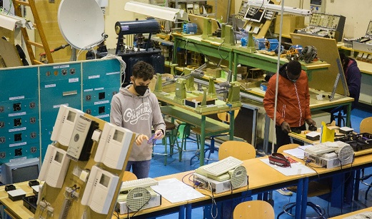Educación impulsa la mayor oferta de la historia de la FP en Andalucía con 240 nuevos ciclos, 158 más que el curso anterior.
