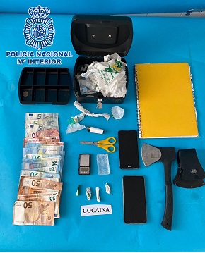 La Policía Nacional desmantela en Linares dos puntos negros de venta de estupefacientes en sendas operaciones antidroga.