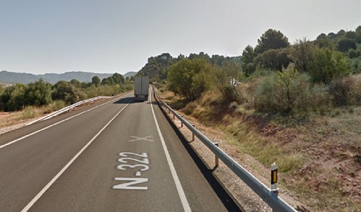 Muere un hombre tras la salida de vía y vuelco de su furgoneta en Puente de Génave (Jaén).