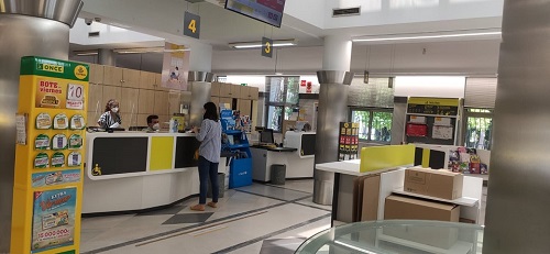 Ya son 13 las entidades andaluzas que han suscrito convenio con Correos para el pago de sus tributos o recibos en cualquier oficina postal.