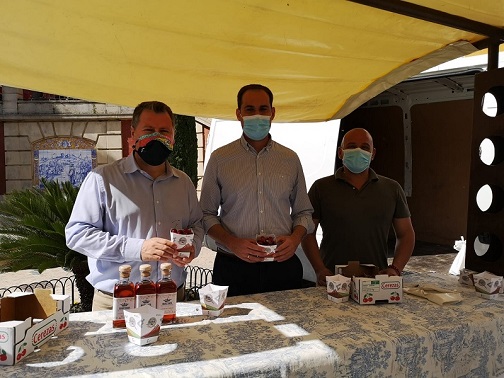 El diputado de Agricultura, Ganadería, Medio Ambiente y Cambio Climático asiste en Arjona a la Muestra Provincial de la Cereza.