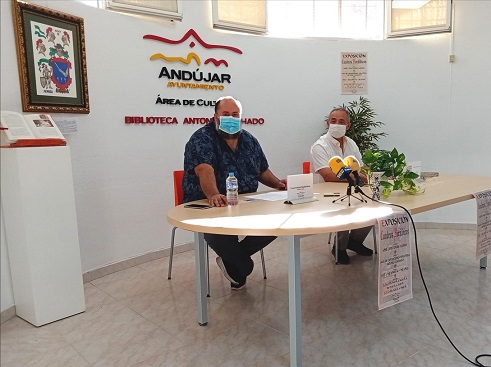 La Concejalía de Cultura del Ayuntamiento de Andújar inaugura la Sala de Exposiciones de la Biblioteca “Antonio Machado” con una muestra sobre heráldica.