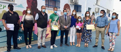 El Ayuntamiento reconoce la labor de los Centros Educativos de Andújar durante el curso 2021/2022.