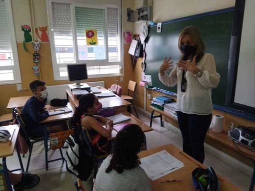 El PP de Jaén valora el “éxito” del curso escolar que acaba con todos sus centros abiertos y prácticamente libres de COVID.