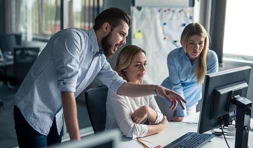 Empleo pone en marcha un nuevo incentivo para favorecer la contratación indefinida de 476 desempleados tras sus prácticas laborales.