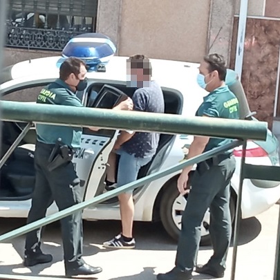 La Guardia Civil ha detenido a una persona como presunta autora de los Delitos de Extorsión, Estafa y Amenazas.