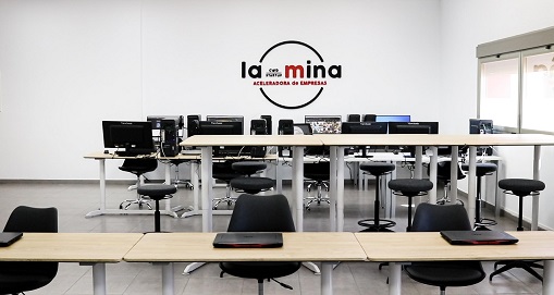 La nueva aceleradora de empresas ‘La Mina’ de la Cámara de Comercio de Linares busca pymes y emprendedores para impulsar proyectos relacionados con la digitalización y las nuevas tecnologías.