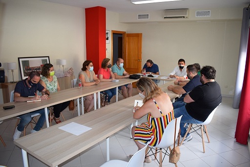 Reyes valora el esfuerzo del Gobierno de España frente a la pandemia, que ha permitido tener ya al 57% de la población jiennense con la vacuna completa.