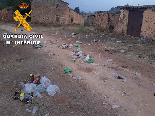 La Guardia Civil disuelve dos “Botellones” y formula 93 denuncias.