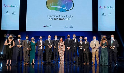 Juan Marín resalta el esfuerzo de los profesionales del turismo para situar a Andalucía líder tras un duro año.