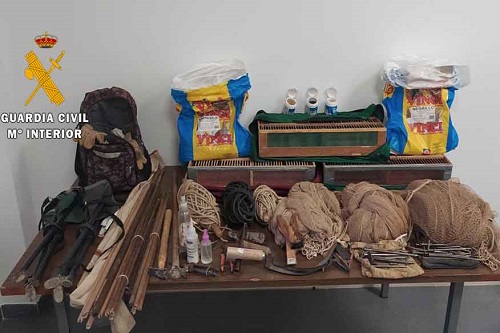 La Guardia Civil investiga a dos personas como presuntas autoras de un Delito contra la Protección de la Flora y Fauna.