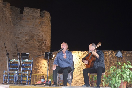 El Castillo de Lopera acogió la celebración del XV Festival Flamenco «Torreón del Cante» en homenaje a «Rocío de Lopera».