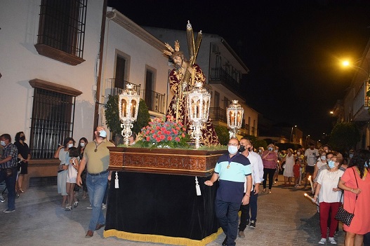 La imagen de Nuestro Padre Jesús Nazareno procesionó por las calles de Lopera.