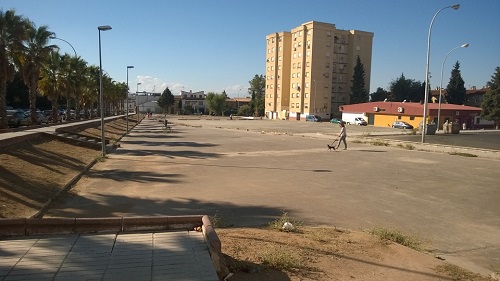 La Junta inicia en un mes la reforma de la plaza Tirso de Molina de Arrayanes, en Linares.