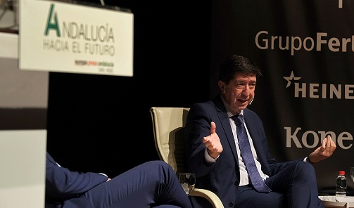 Juan Marín destaca el tirón del sector turístico andaluz en la recuperación económica de España.
