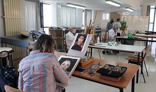 Los centros de mayores de Andalucía recuperan la plena actividad tras superarse la quinta ola del Covid.