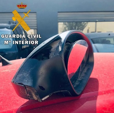 La Guardia Civil ha detenido a tres personas como presuntas autoras de los Delitos de Daños y Hurto.