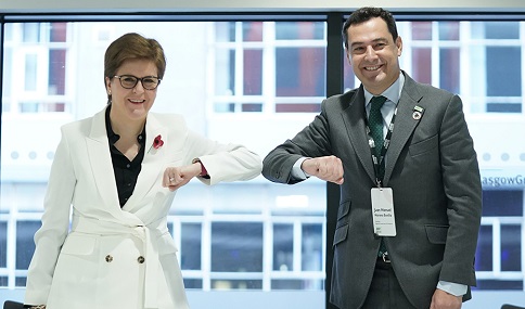 Moreno recalca que Andalucía fija reducir sus emisiones un 41% para 2030, por encima de los objetivos de España.