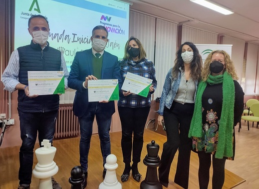 Estudiantes de 72 centros escolares de Jaén adquieren competencias y estrategias sociales y de gestión emocional a través del ajedrez.