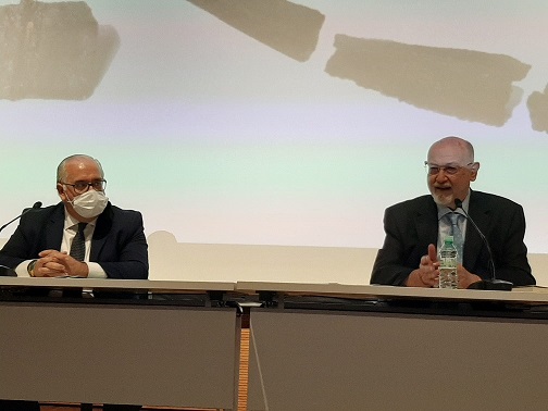 Juan Eslava Galán estrena en el Museo Íbero el programa ‘Conversaciones en el Museo’.