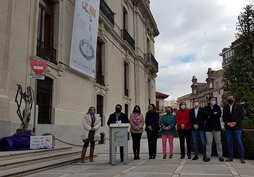 Diputación reivindica un frente común de toda la sociedad para luchar contra la violencia de género.
