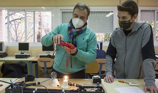 Los centros docentes públicos de FP formarán por primera vez para certificados de profesionalidad.