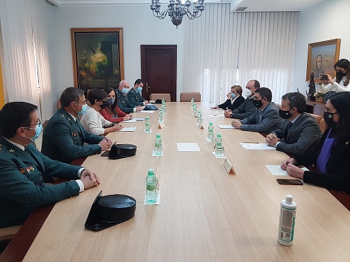 Reyes destaca el apoyo de la Diputación para la mejora de las infraestructuras de la Guardia Civil en la provincia.