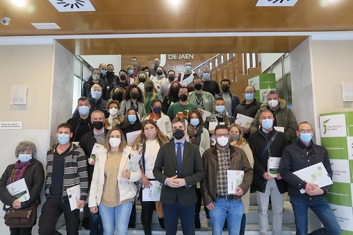 Diputación otorga 200 ayudas a autónomos de 69 municipios para el inicio de su actividad empresarial.