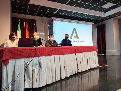 Diálogo y propuestas de mejora entre la Delegación de Educación y los representantes sindicales.