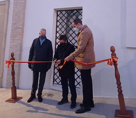 Arjona suma un nuevo espacio artístico a su conjunto histórico con la apertura del Parque del Olivar “Van der Lide”.