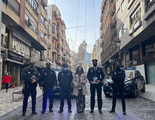La subdelegada anuncia un refuerzo de la seguridad en las calles para velar por la seguridad de comerciantes, ciudadanos y visitantes.