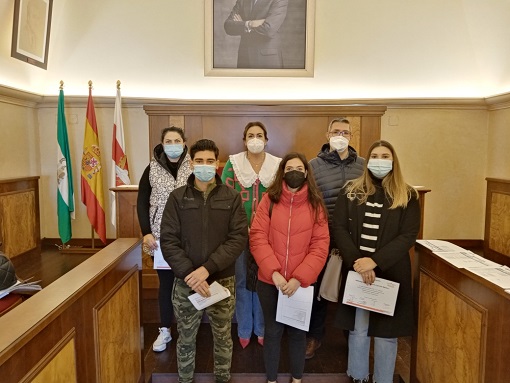 Más de 70 personas desempleadas reciben formación en materia de atención sanitaria a través del Ayuntamiento de Andújar y Cruz Roja.