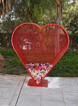 El Ayuntamiento de Andújar instala contenedores solidarios para el reciclaje de tapones en varios barrios de la ciudad.