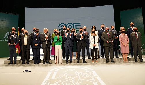 Juanma Moreno subraya la capacidad y el orgullo de Andalucía para mirar de igual a cualquier región «por rica que sea».