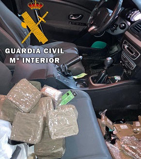 La Guardia Civil detiene a dos personas como presuntas autoras de Tráfico de Estupefacientes.